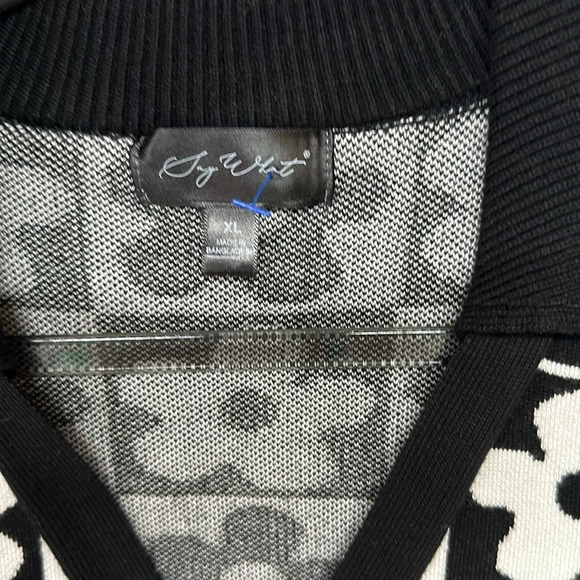 Say What Floral Cropped Sleeveless Cardigan - Picture 2 of 8